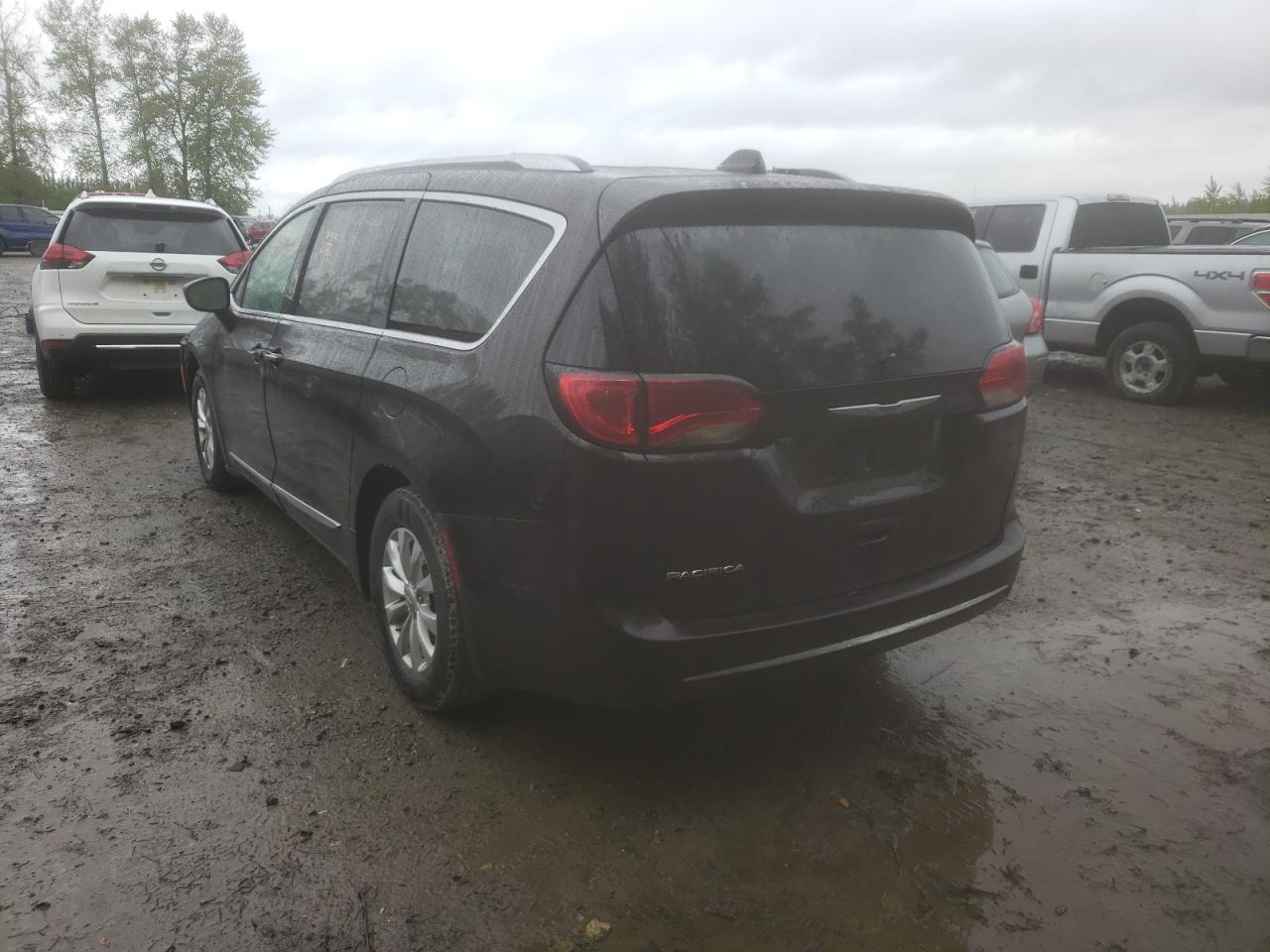 Photo 3 from auction – 2018 CHRYSLER PACIFICA T with VIN 2C4RC1EG3JR289537