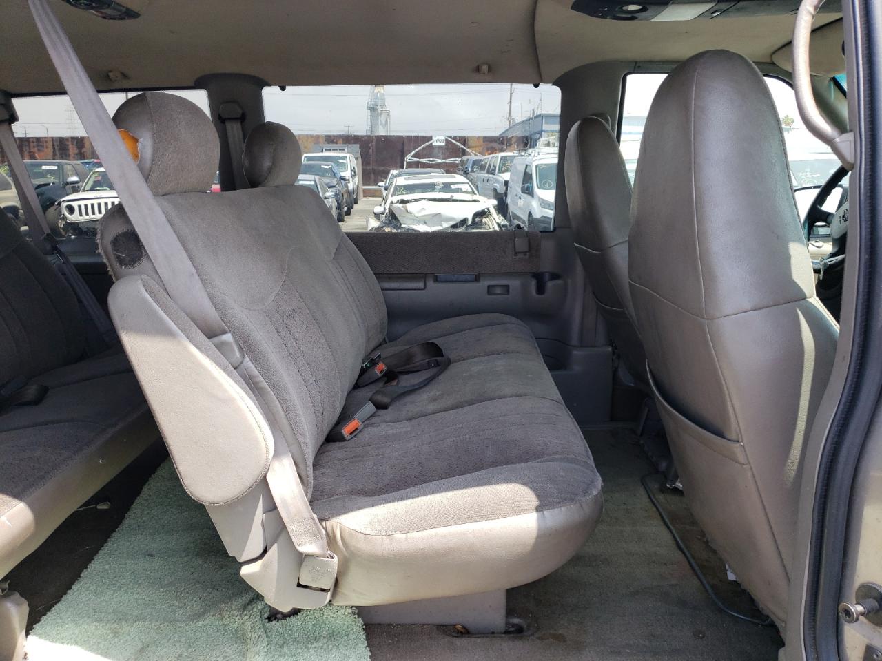 Photo 6 from auction – 2001 CHEVROLET ASTRO with VIN 1GNDM19W21B152121