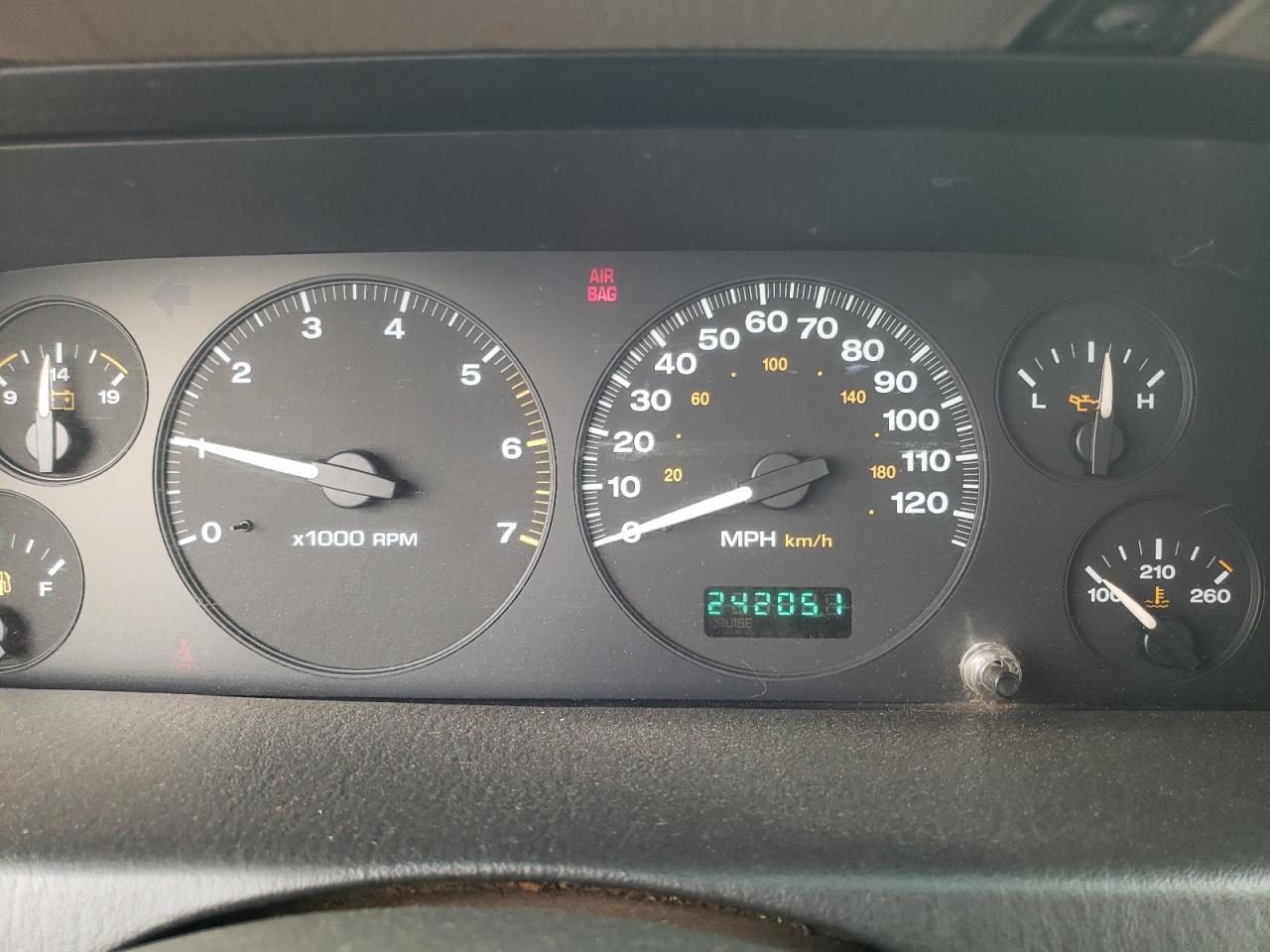 Photo 8 from auction – 2004 JEEP GRAND CHER with VIN 1J4GX48S64C381844