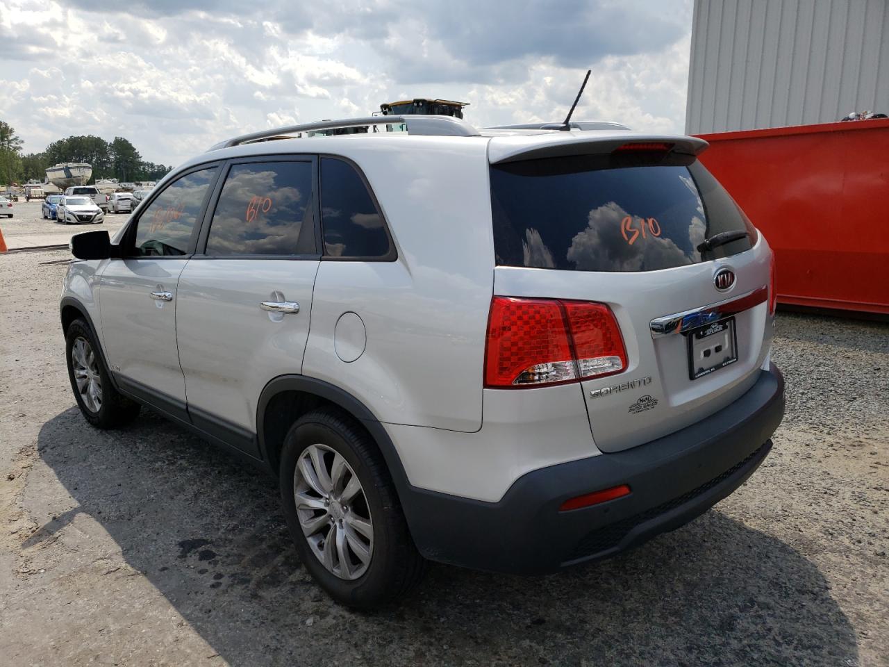 Photo 3 from auction – 2011 KIA SORENTO EX with VIN 5XYKUDA12BG150877