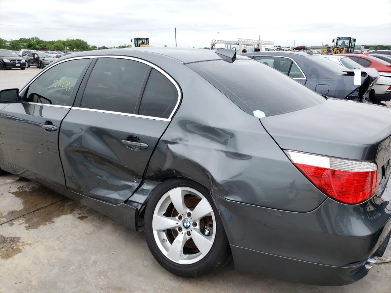 Photo 9 from auction – 2007 BMW 525 I with VIN WBANE53587CY05424