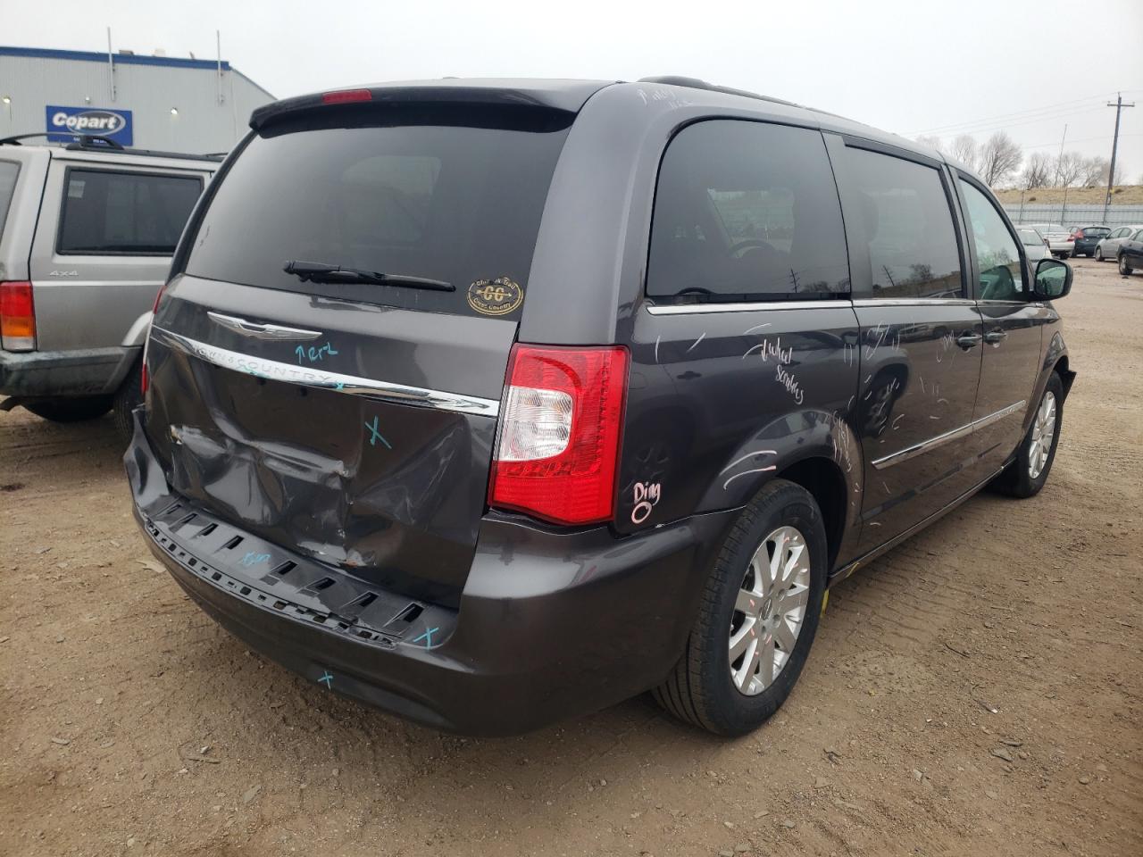 Photo 4 from auction – 2015 CHRYSLER TOWN & COU with VIN 2C4RC1BG0FR716054