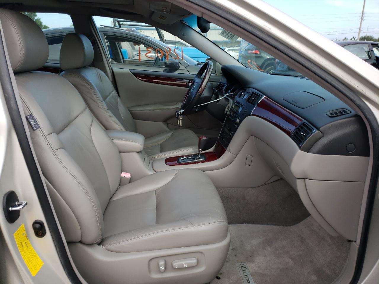 Photo 5 from auction – 2004 LEXUS ES 330 with VIN JTHBA30G140011226