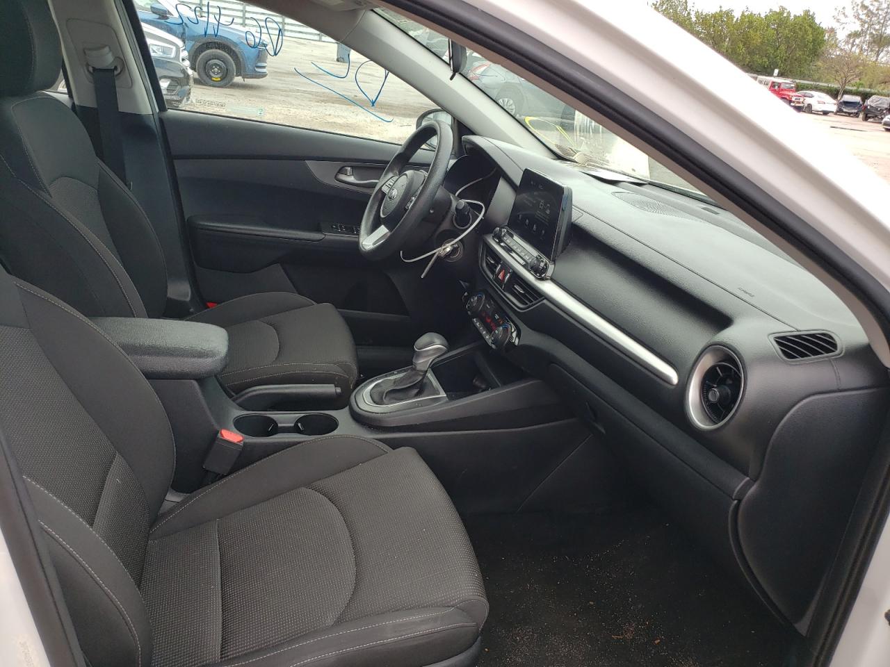 Photo 5 from auction – 2019 KIA FORTE FE with VIN 3KPF24AD5KE036922