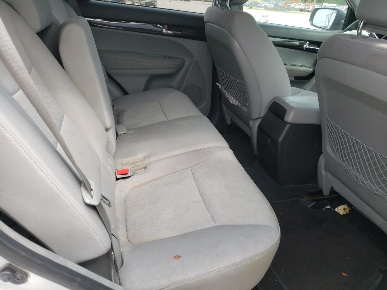 Photo 6 from auction – 2011 KIA SORENTO BA with VIN 5XYKT3A15BG064346