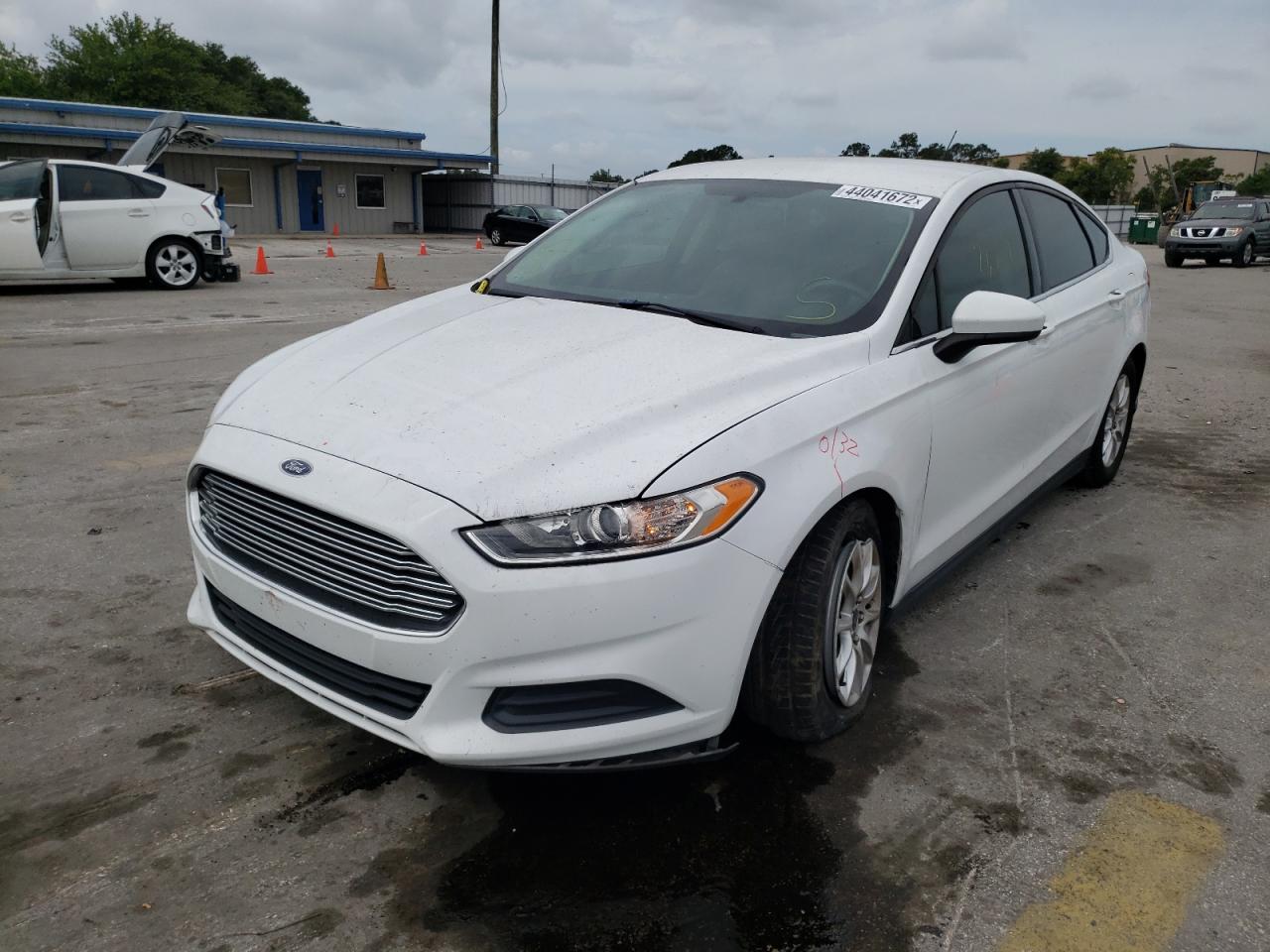 Photo 2 from auction – 2016 FORD FUSION S with VIN 3FA6P0G70GR398447
