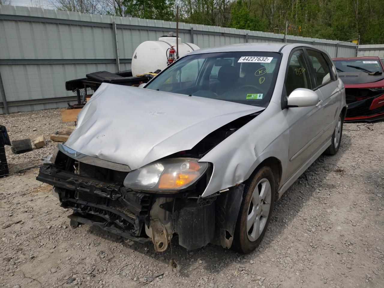 Photo 2 from auction – 2008 KIA SPECTRA5 5 with VIN KNAFE162885017795