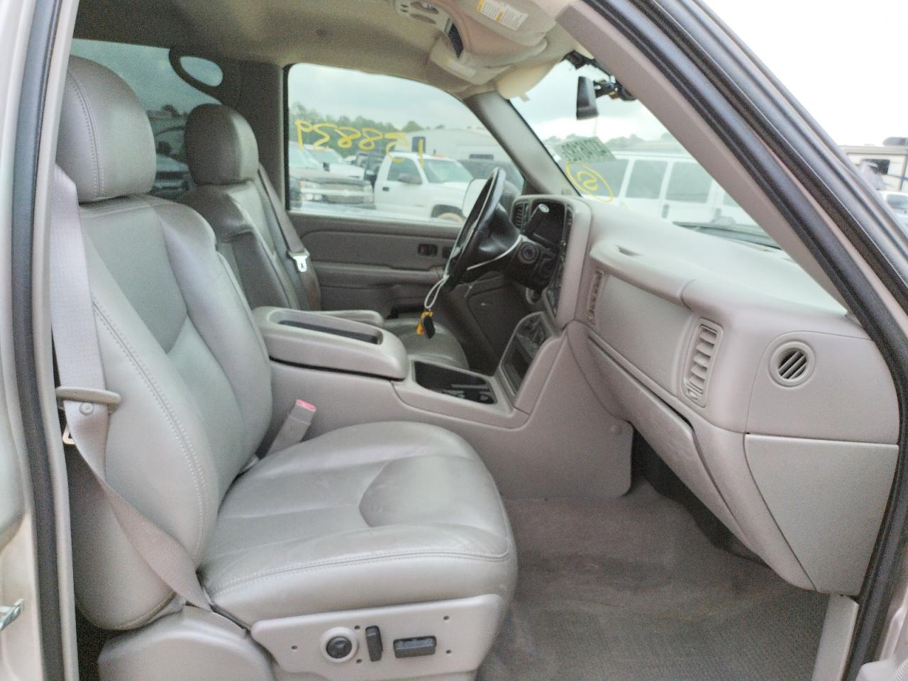 Photo 5 from auction – 2005 CHEVROLET SILVERADO with VIN 1GCHK23205F833680