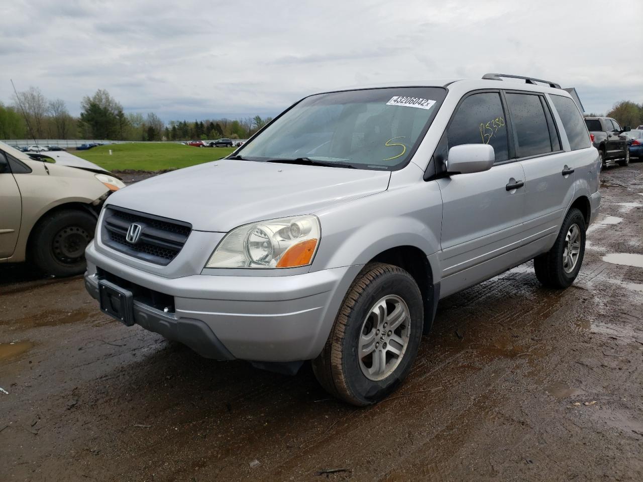 Photo 2 from auction – 2003 HONDA PILOT EXL with VIN 2HKYF18563H537955