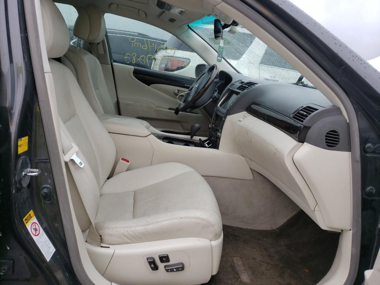 Photo 5 from auction – 2008 LEXUS LS 460 with VIN JTHBL46FX85080164
