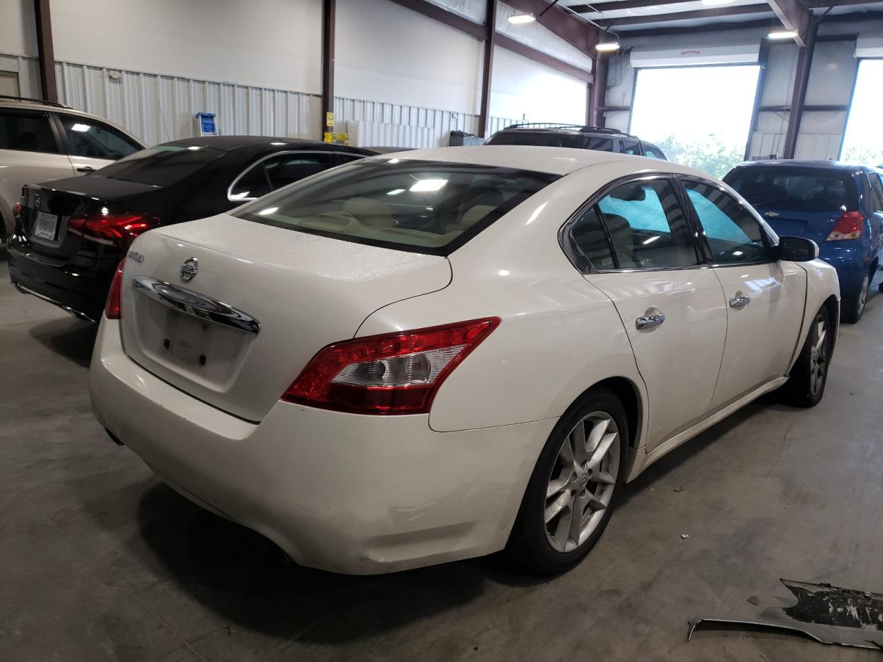 Photo 4 from auction – 2011 NISSAN MAXIMA S with VIN 1N4AA5AP0BC830320
