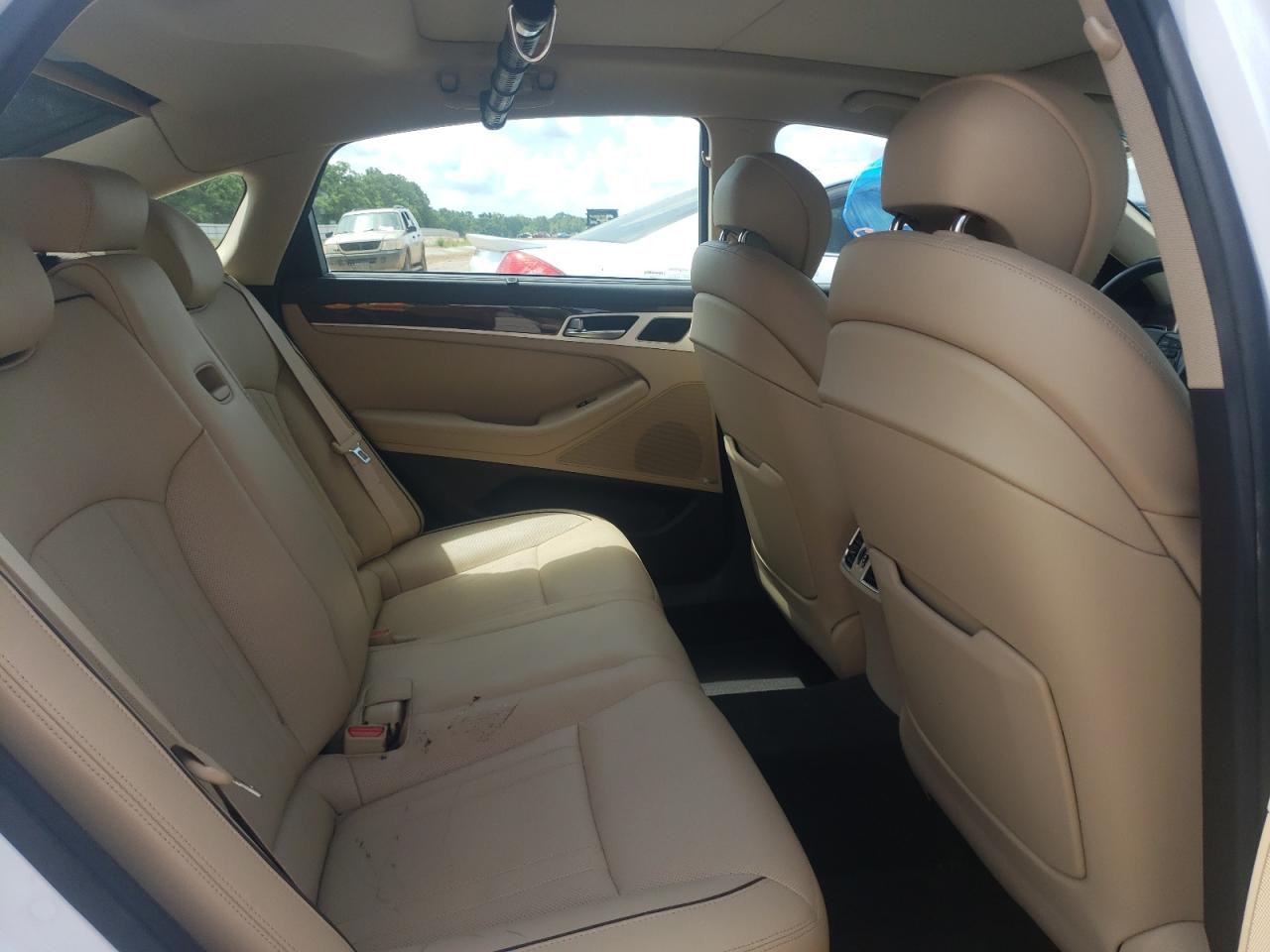 Photo 6 from auction – 2016 HYUNDAI GENESIS 3. with VIN KMHGN4JEXGU143277