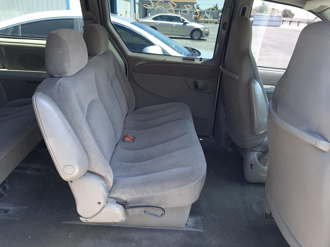 Photo 6 from auction – 2002 DODGE GRAND CARA with VIN 1B4GP44322B635134