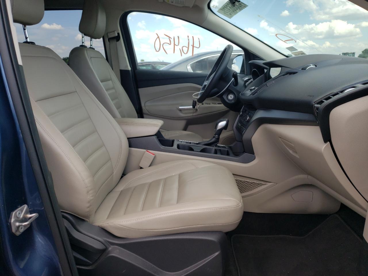 Photo 5 from auction – 2018 FORD ESCAPE SEL with VIN 1FMCU0HD5JUA70608