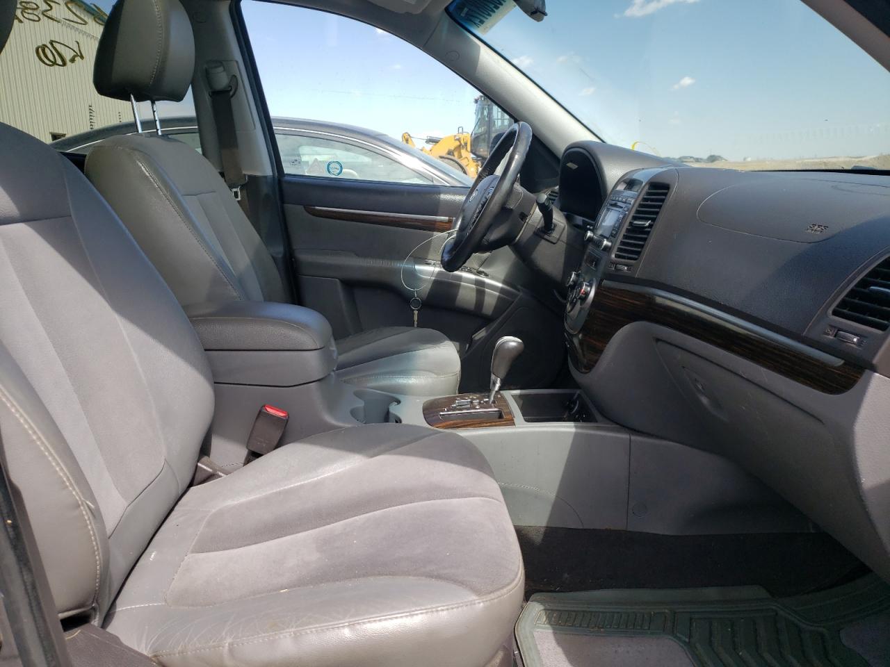 Photo 5 from auction – 2010 HYUNDAI SANTA FE G with VIN 5NMSGDAG6AH371785