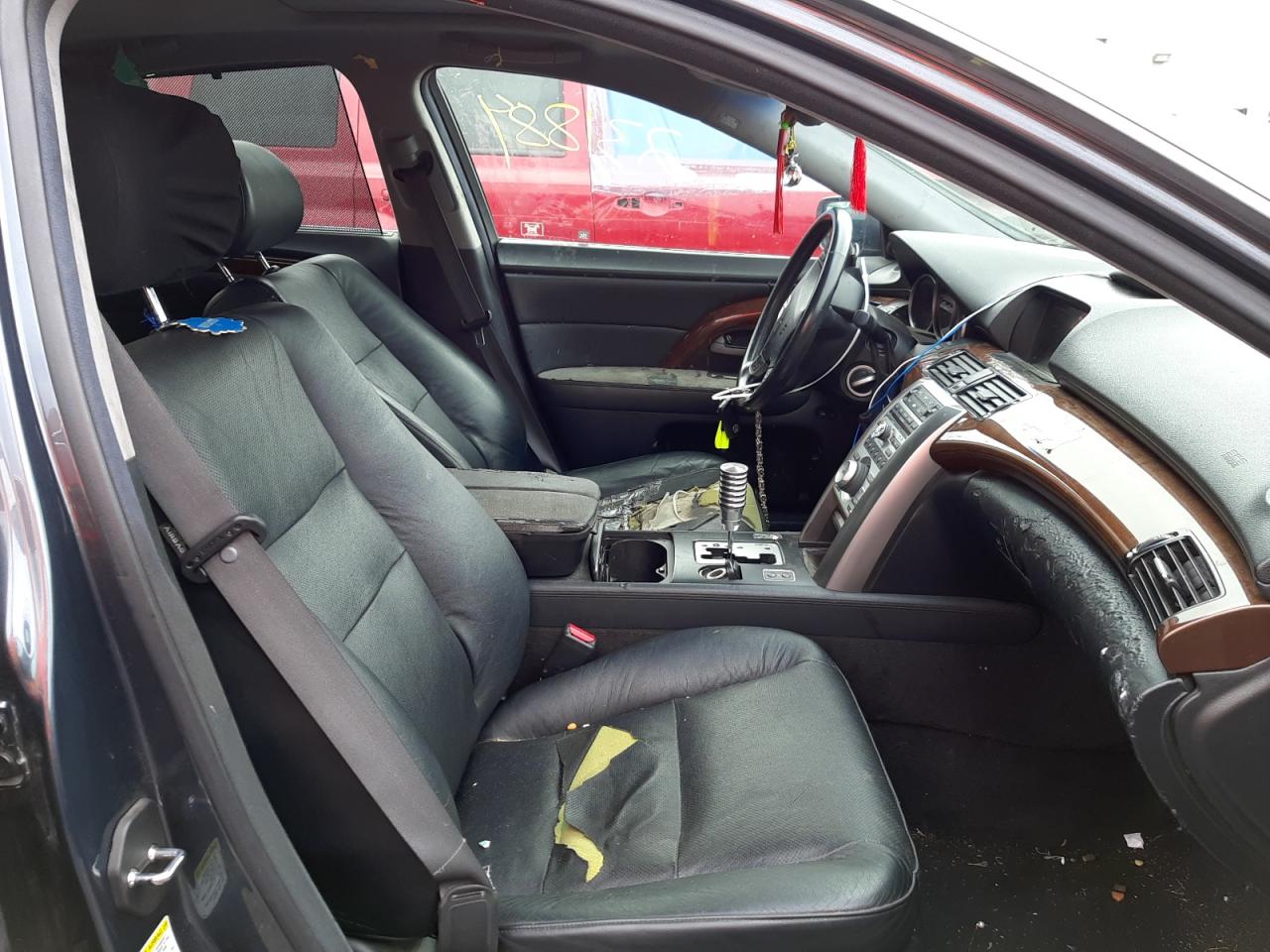 Photo 5 from auction – 2005 ACURA RL with VIN JH4KB16585C011652