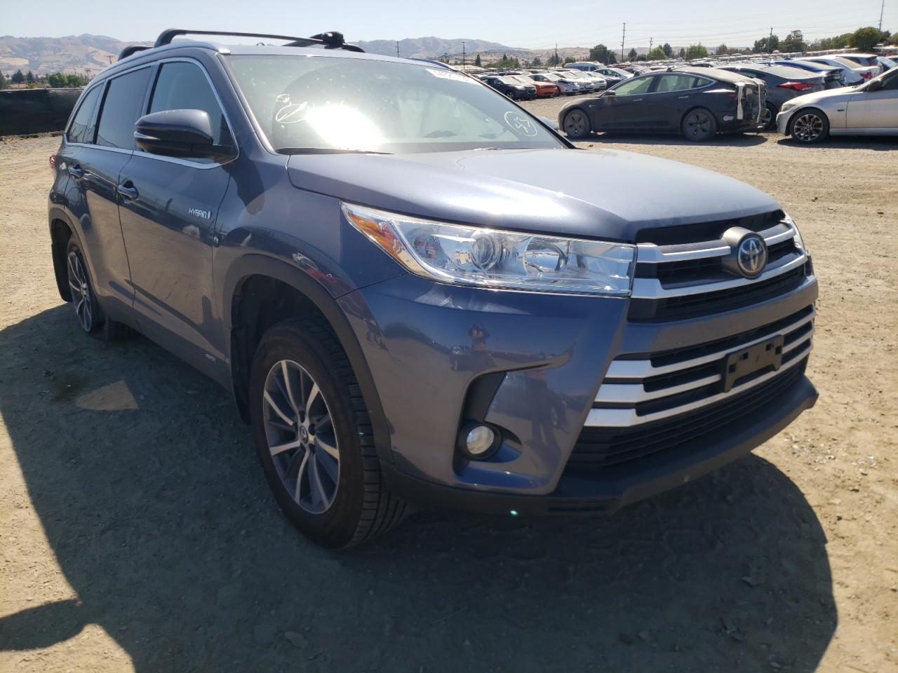 TOYOTA HIGHLANDER 2019 with VIN 5TDJGRFH8KS066992 - Photo from auction