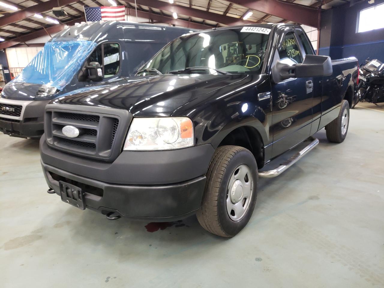 Photo 2 from auction – 2006 FORD F150 with VIN 1FTRF14W36NB78152
