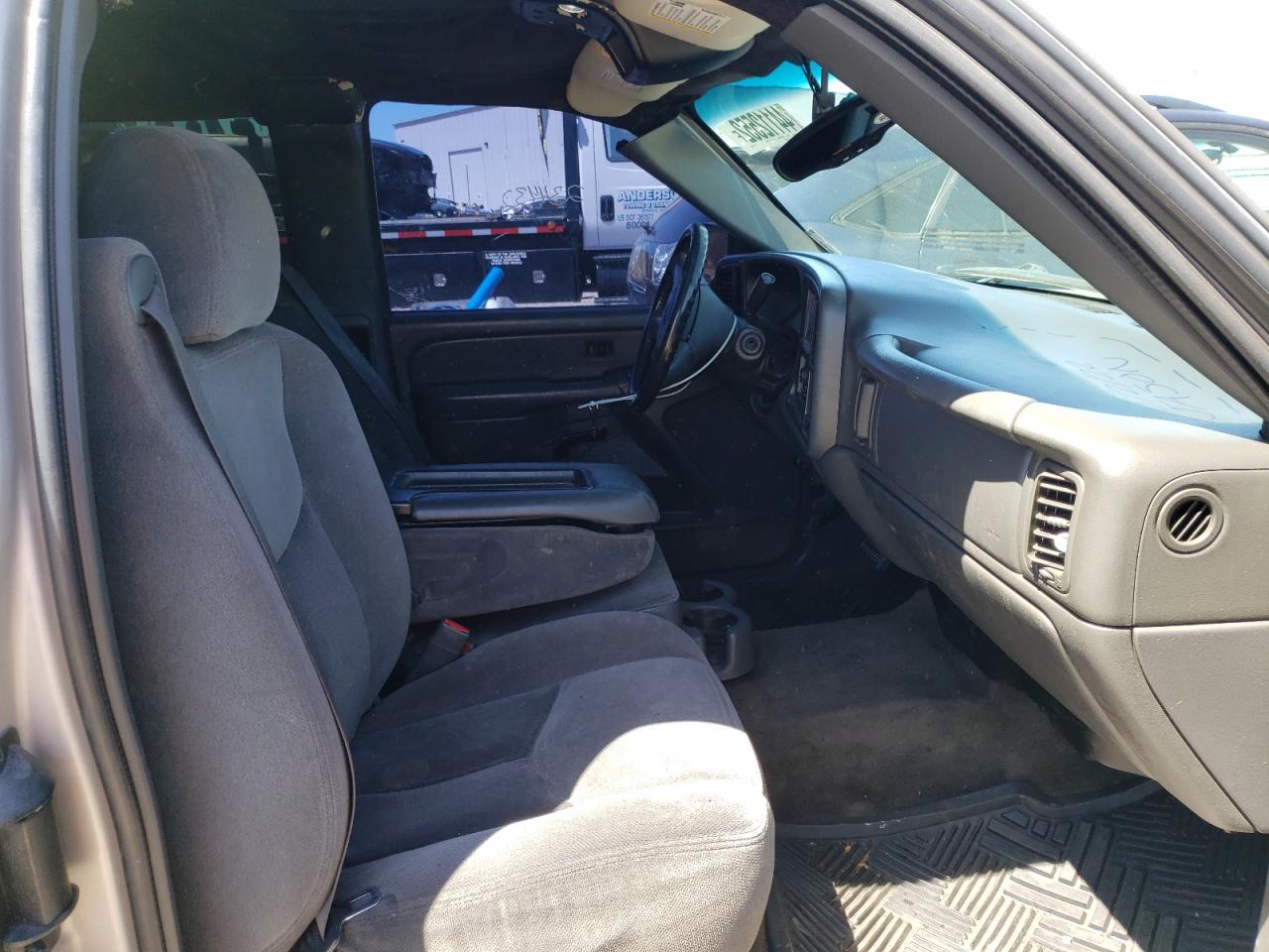 Photo 5 from auction – 2005 GMC NEW SIERRA with VIN 1GTEC19T95Z224936