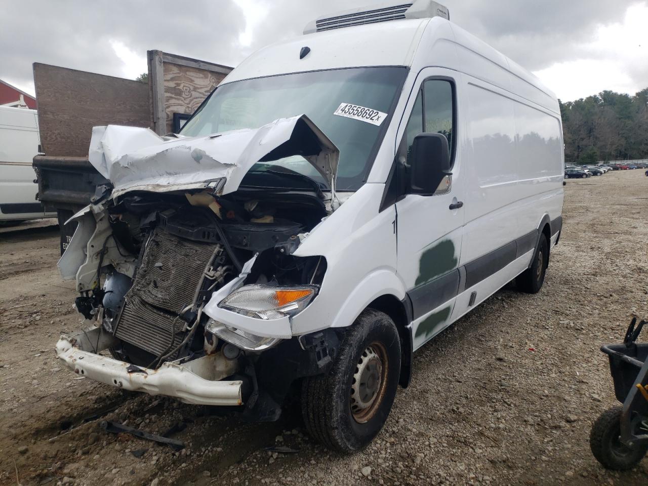 Photo 2 from auction – 2007 FREIGHTLINER SPRINTER 2 with VIN WDYPE845575222717