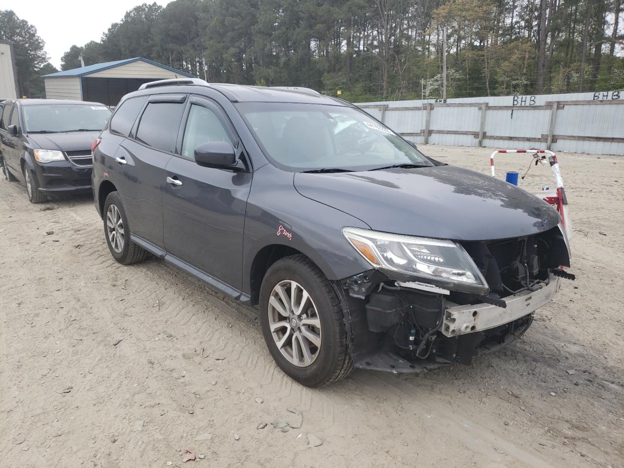 NISSAN PATHFINDER 2013 with VIN 5N1AR2MM3DC643042 - Photo from auction