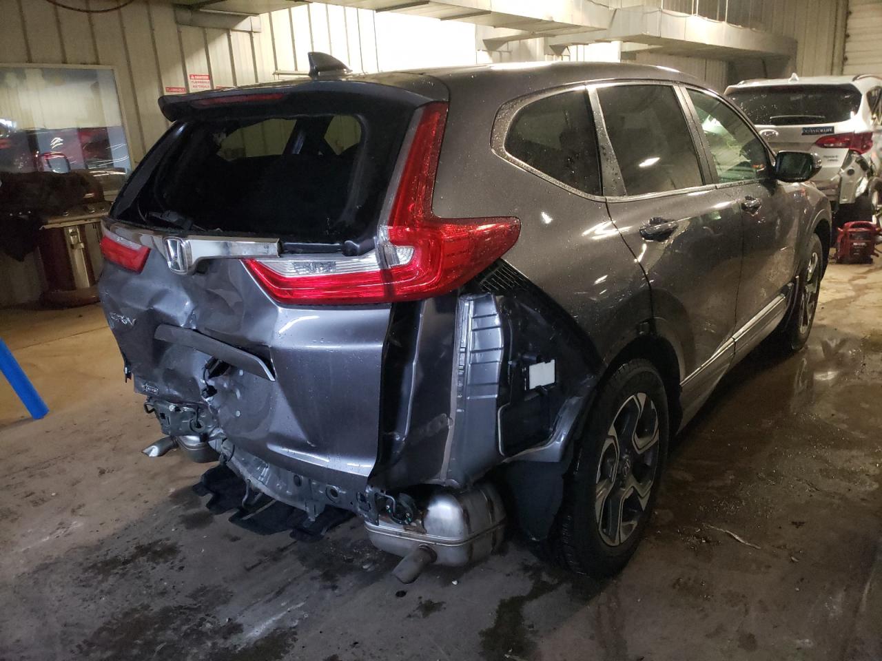 Photo 4 from auction – 2017 HONDA CR-V EXL with VIN 7FARW1H83HE003630
