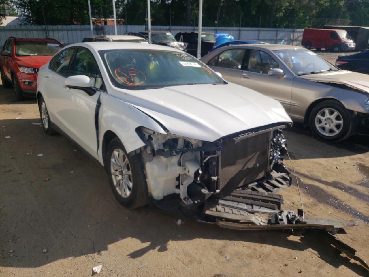 FORD FUSION S 2015 with VIN 3FA6P0G7XFR189277 - Photo from auction
