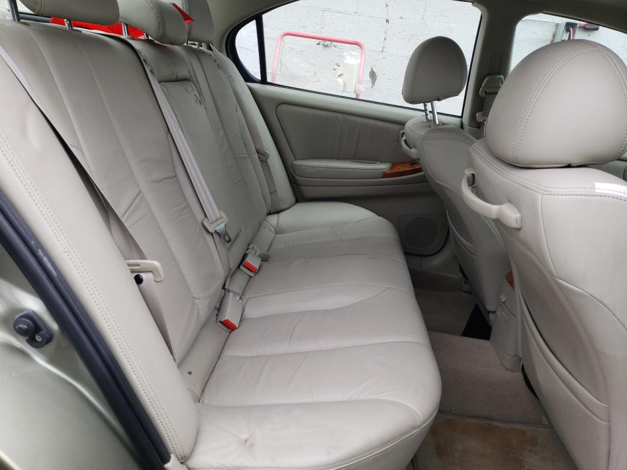 Photo 6 from auction – 2002 INFINITI I35 with VIN JNKDA31AX2T032056