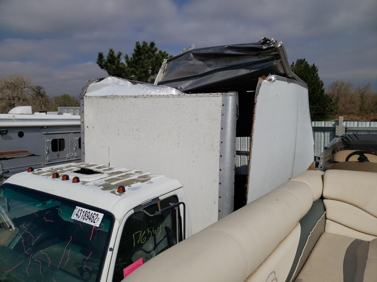 Photo 9 from auction – 2000 GMC W3500 W350 with VIN J8DB4B140Y7004612