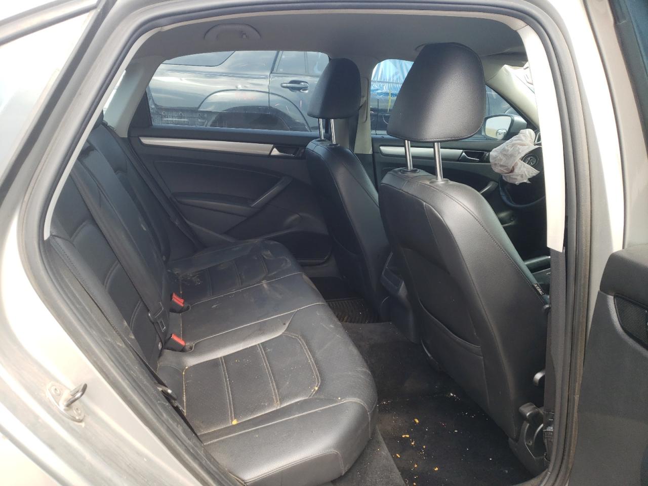 Photo 6 from auction – 2014 VOLKSWAGEN PASSAT S with VIN 1VWAH7A3XEC017583