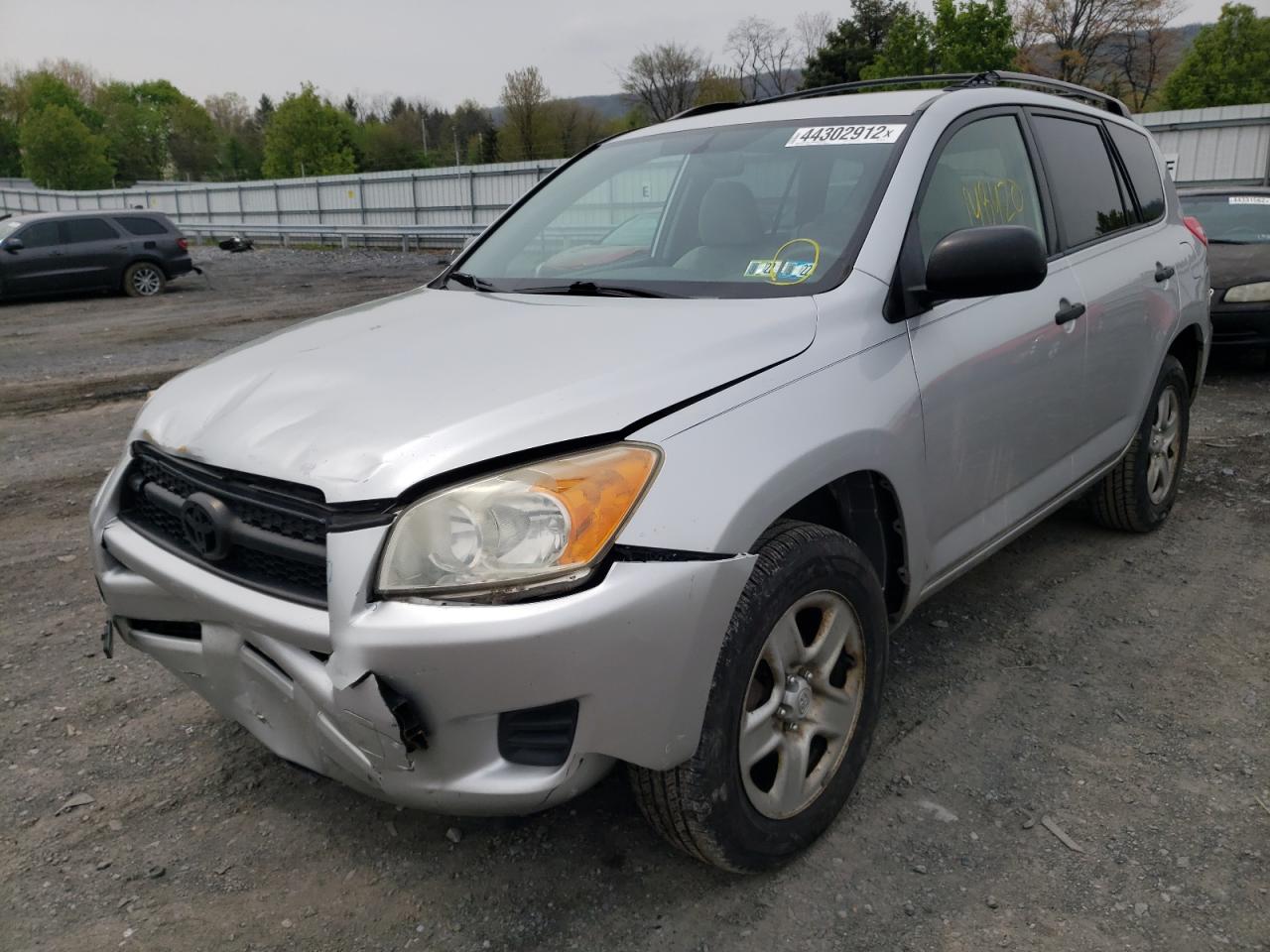Photo 2 from auction – 2009 TOYOTA RAV4 with VIN JTMBF33V995000756