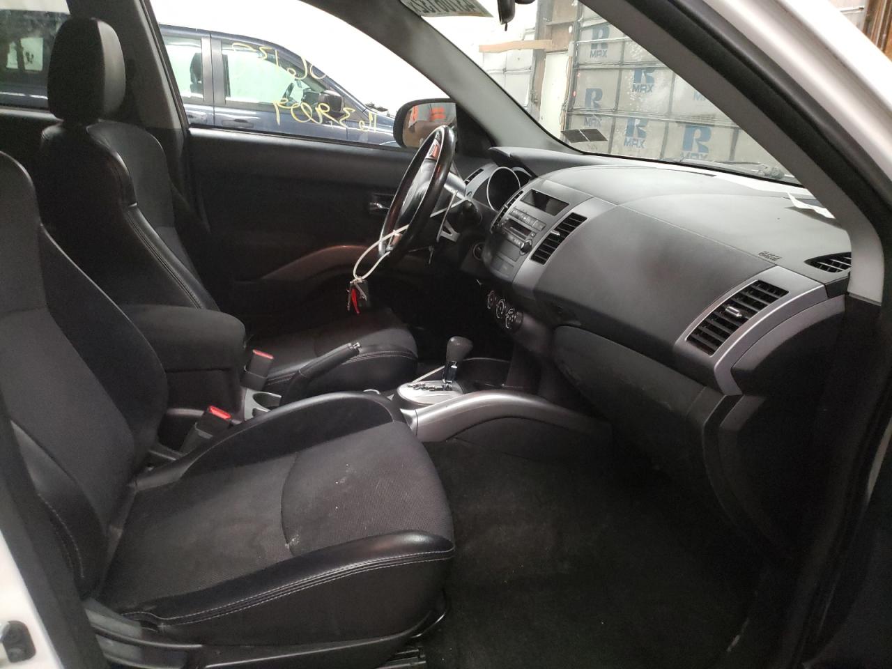 Photo 5 from auction – 2011 MITSUBISHI OUTLANDER with VIN JA4JT3AW7BU016458
