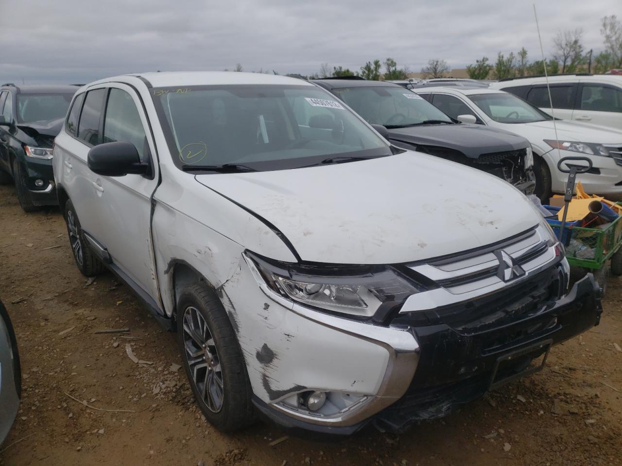 MITSUBISHI OUTLANDER 2018 with VIN JA4AD2A33JZ004774 - Photo from auction