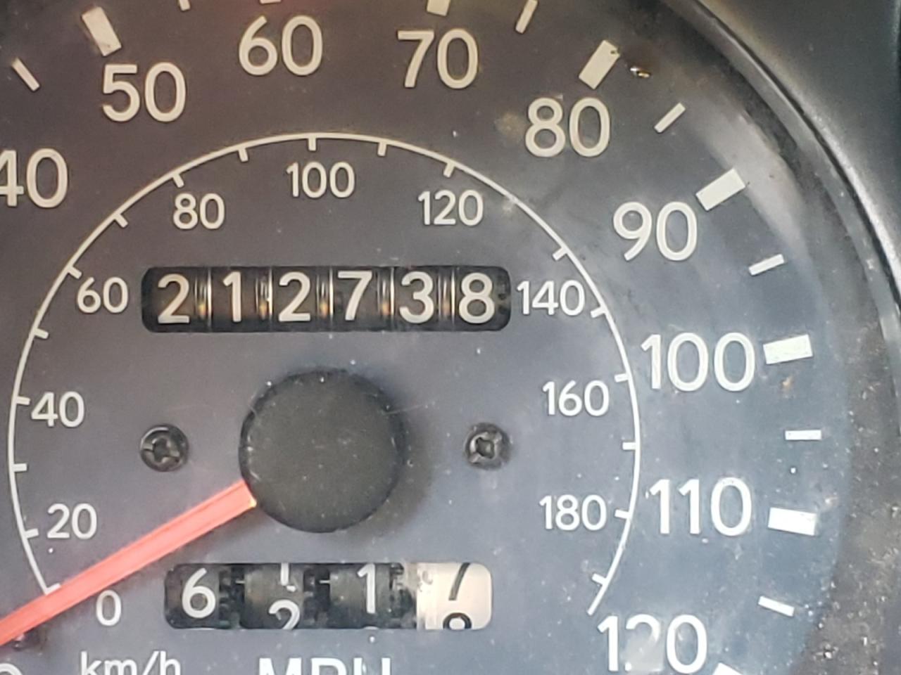 Photo 8 from auction – 1997 TOYOTA RAV4 with VIN JT3HP10V4V0144484