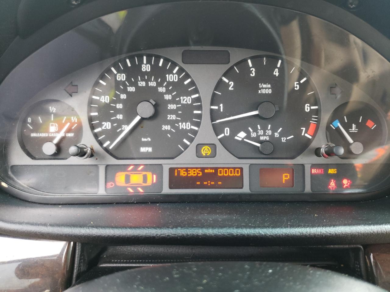 Photo 8 from auction – 2001 BMW 325 I with VIN WBAAV33441FU82084