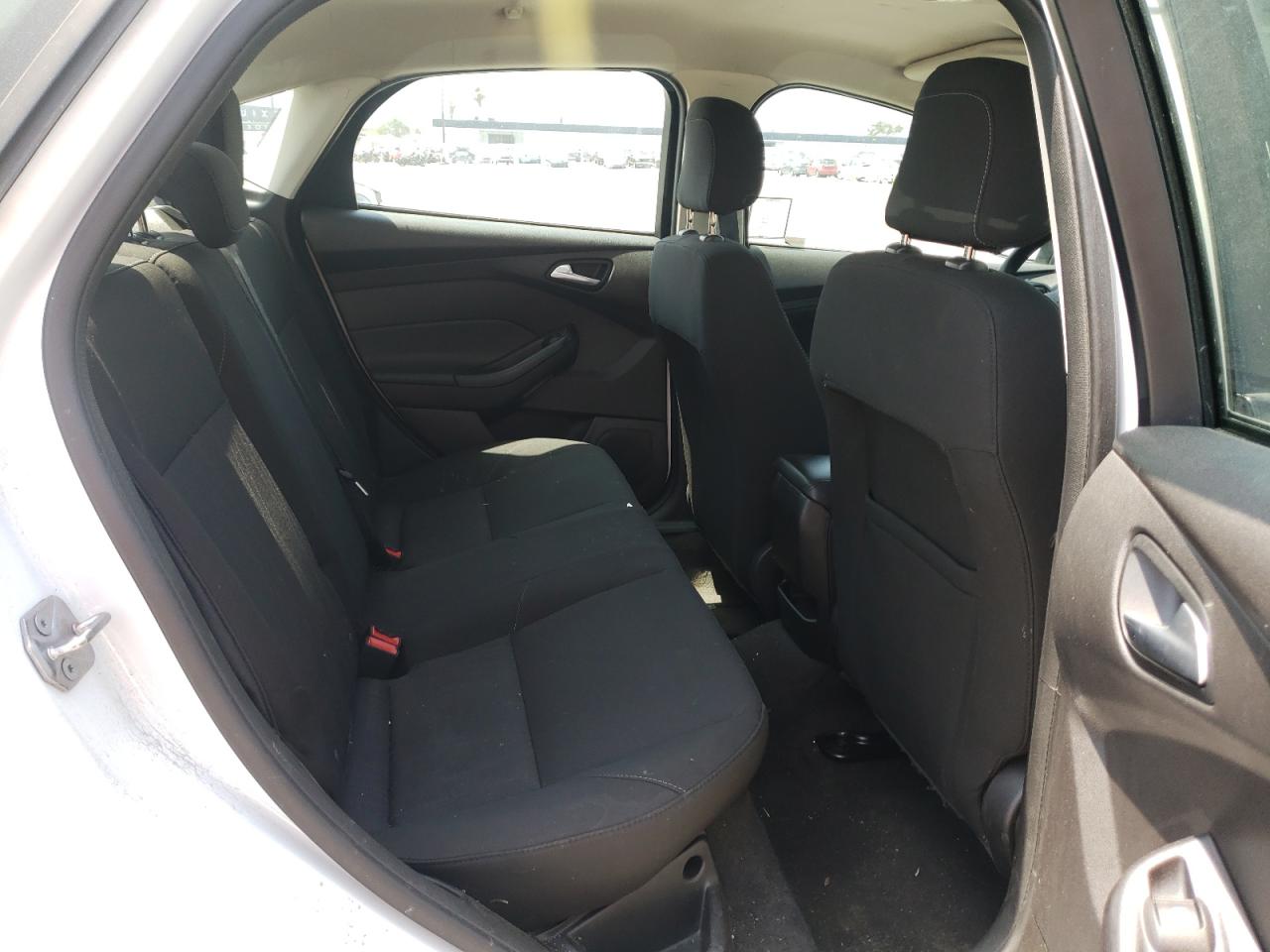 Photo 6 from auction – 2018 FORD FOCUS SE with VIN 1FADP3FE9JL270643