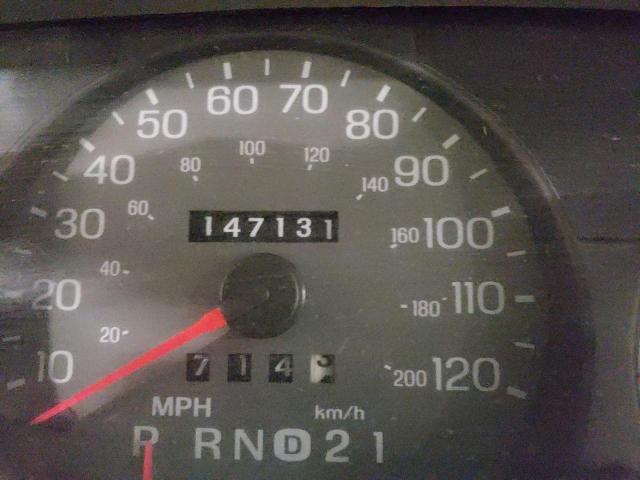 Photo 8 from auction – 2002 MERCURY GRAND MARQ with VIN 2MEFM75W62X623257