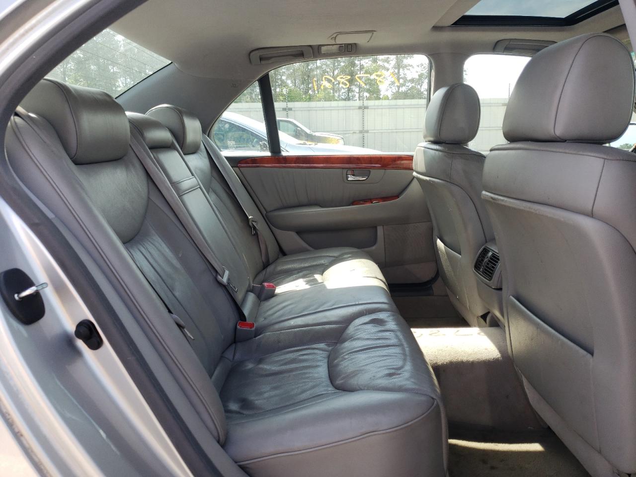 Photo 6 from auction – 2005 LEXUS LS 430 with VIN JTHBN36F050178830