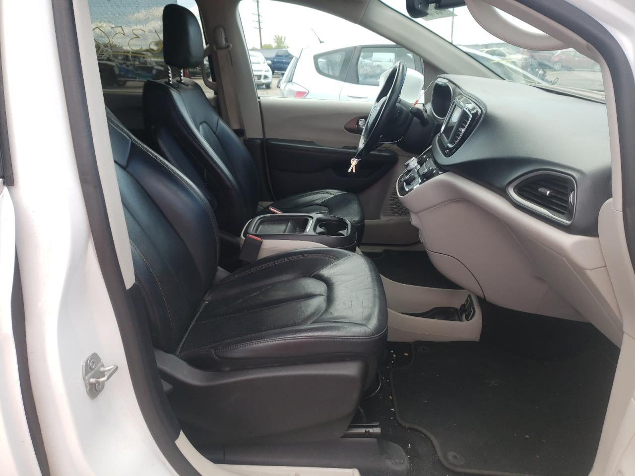 Photo 5 from auction – 2019 CHRYSLER PACIFICA T with VIN 2C4RC1BG3KR732484