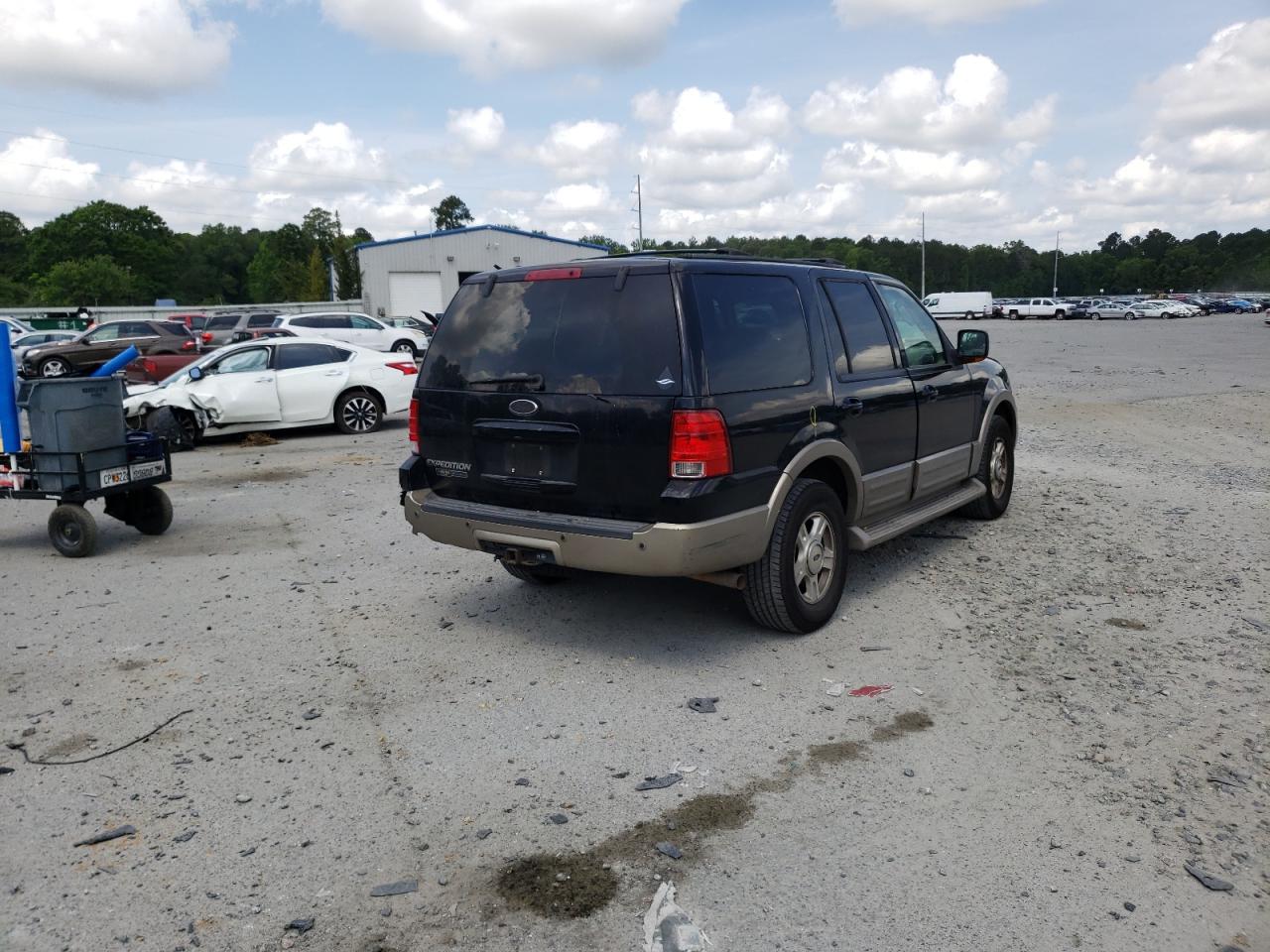 Photo 4 from auction – 2003 FORD EXPEDITION with VIN 1FMPU17L63LC36661