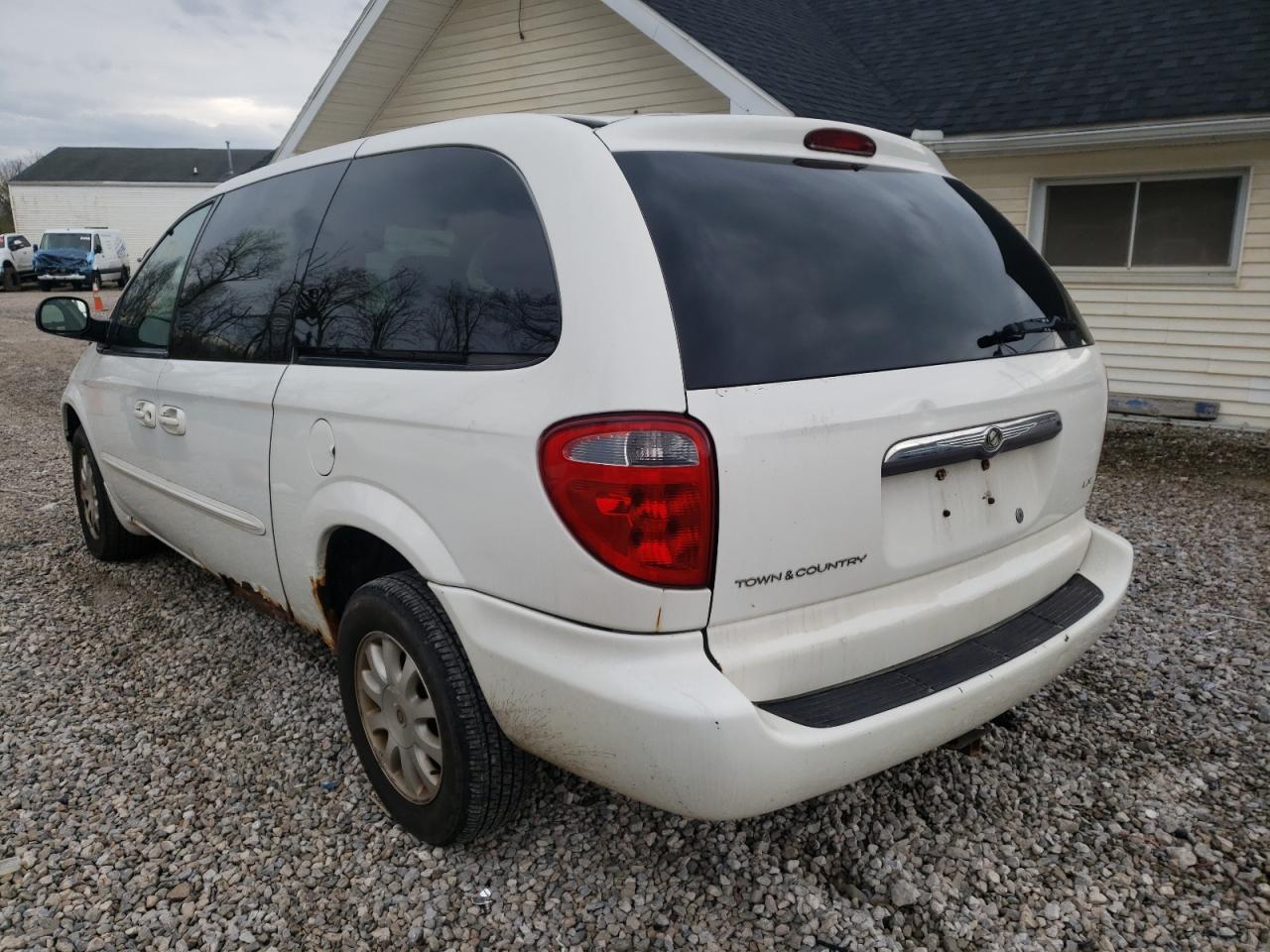 Photo 3 from auction – 2003 CHRYSLER TOWN & COU with VIN 2C4GP44L23R115201
