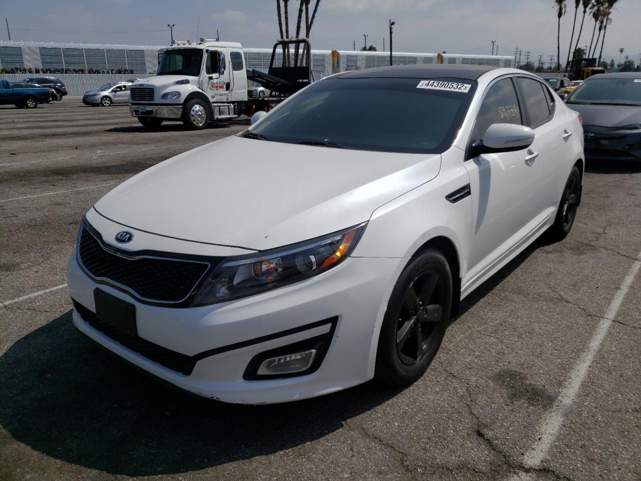 Photo 2 from auction – 2015 KIA OPTIMA LX with VIN KNAGM4A76F5646917