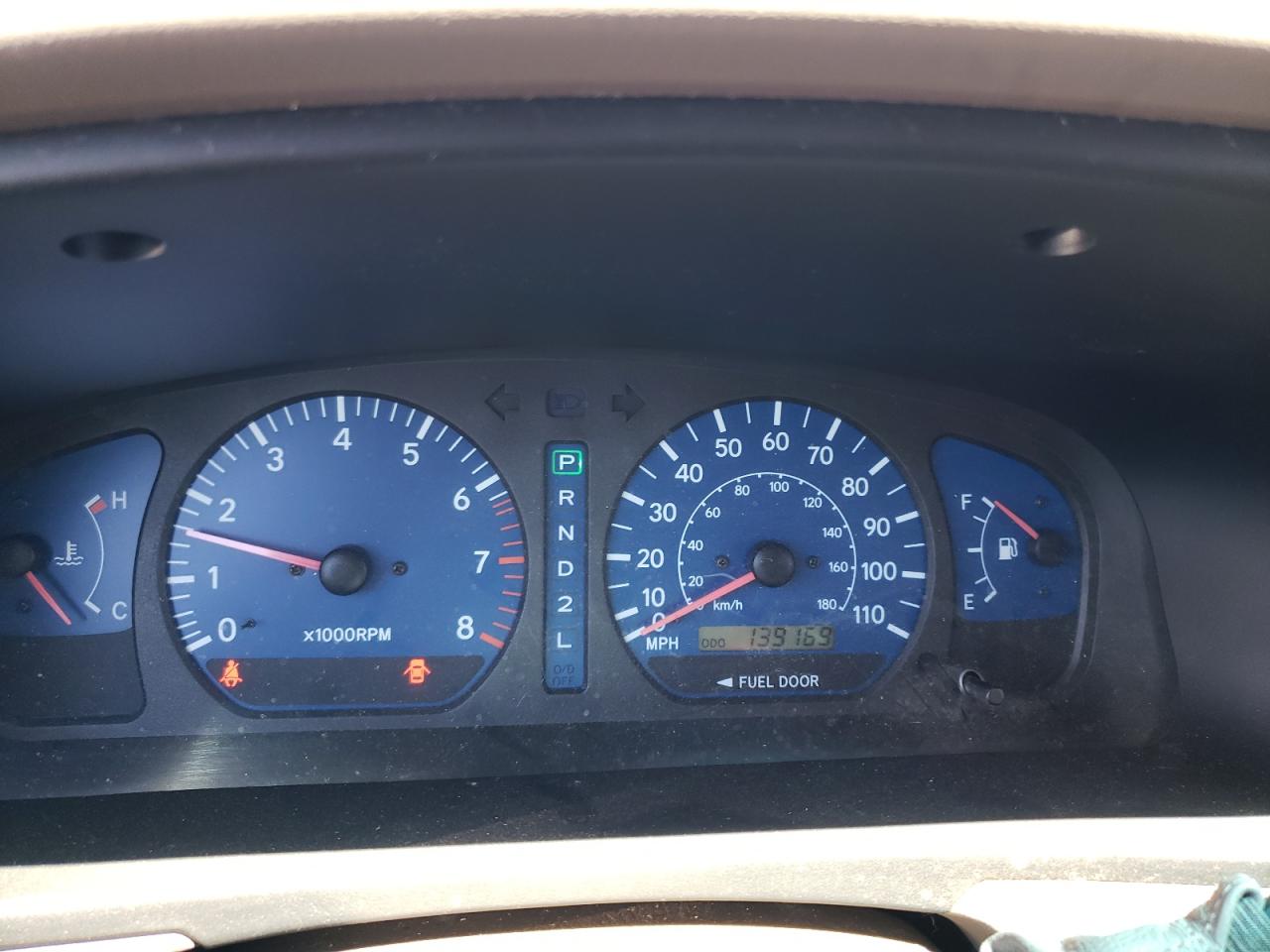 Photo 8 from auction – 2001 TOYOTA SIENNA LE with VIN 4T3ZF13C01U337461