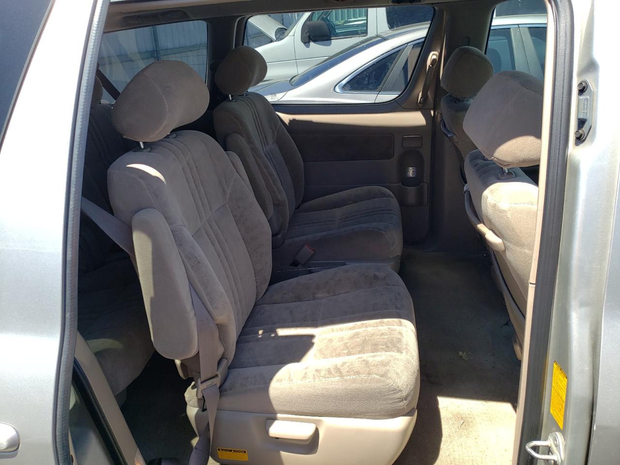 Photo 6 from auction – 2001 TOYOTA SIENNA LE with VIN 4T3ZF13C01U337461