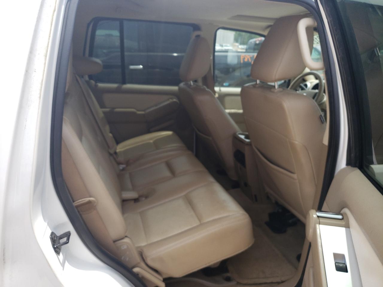 Photo 6 from auction – 2010 MERCURY MOUNTAINEE with VIN 4M2EN3JE9AUJ06969