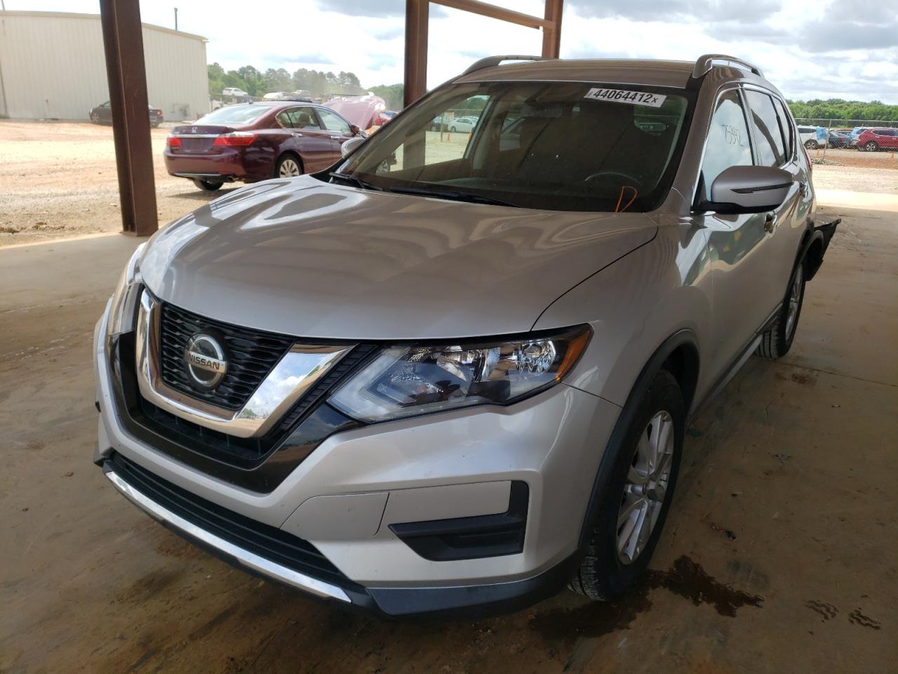 Photo 2 from auction – 2018 NISSAN ROGUE S with VIN KNMAT2MT8JP526851