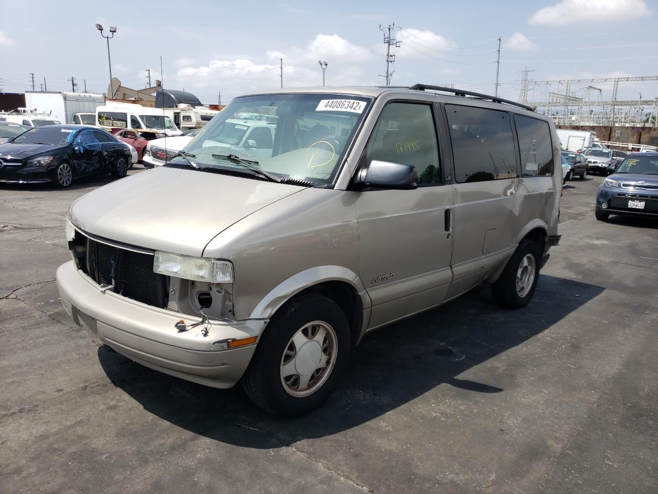 Photo 2 from auction – 2001 CHEVROLET ASTRO with VIN 1GNDM19W21B152121