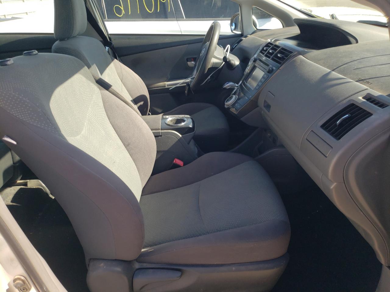 Photo 5 from auction – 2012 TOYOTA PRIUS V with VIN JTDZN3EU0C3025702