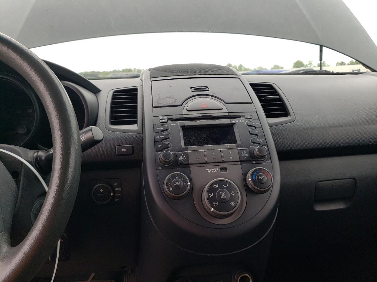 Photo 9 from auction – 2010 KIA SOUL + with VIN KNDJT2A26A7084700
