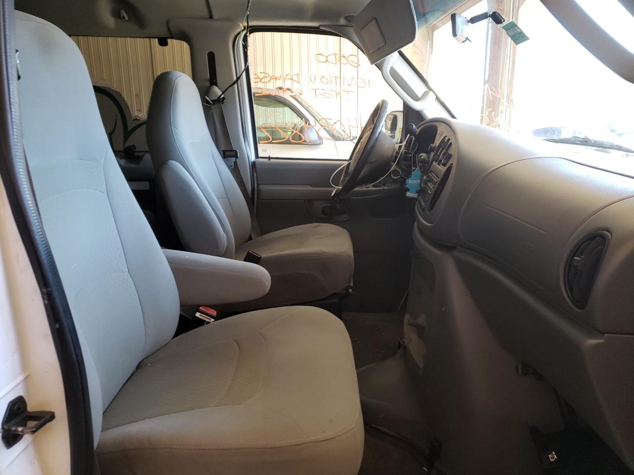 Photo 5 from auction – 2007 FORD ECONOLINE with VIN 1FBSS31L97DB05964